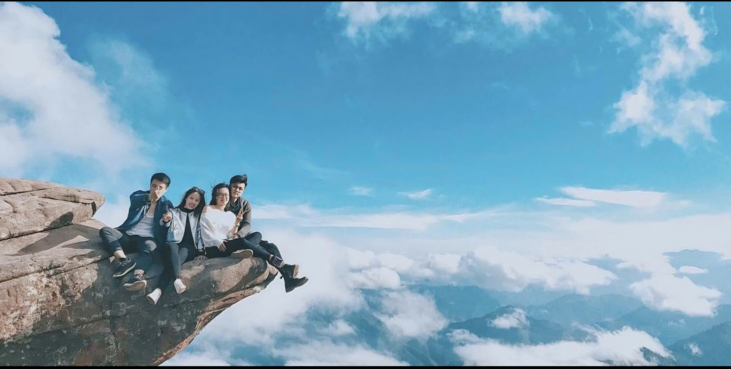 Lên tour